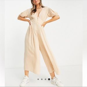 New NWT ASOS DESIGN crinkle tea jumpsuit with puff sleeve in stone - Size US 4